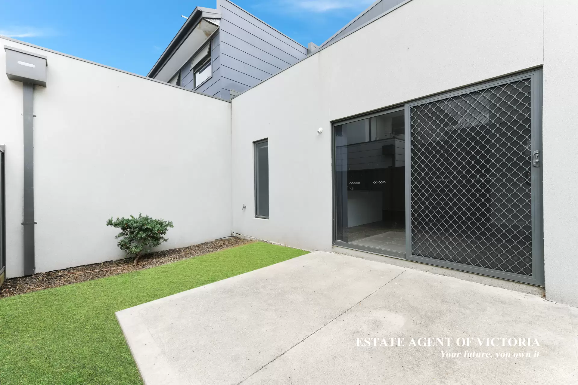 129 Arena Ave, Roxburgh Park Sold by Estate Agent of Victoria - image 1