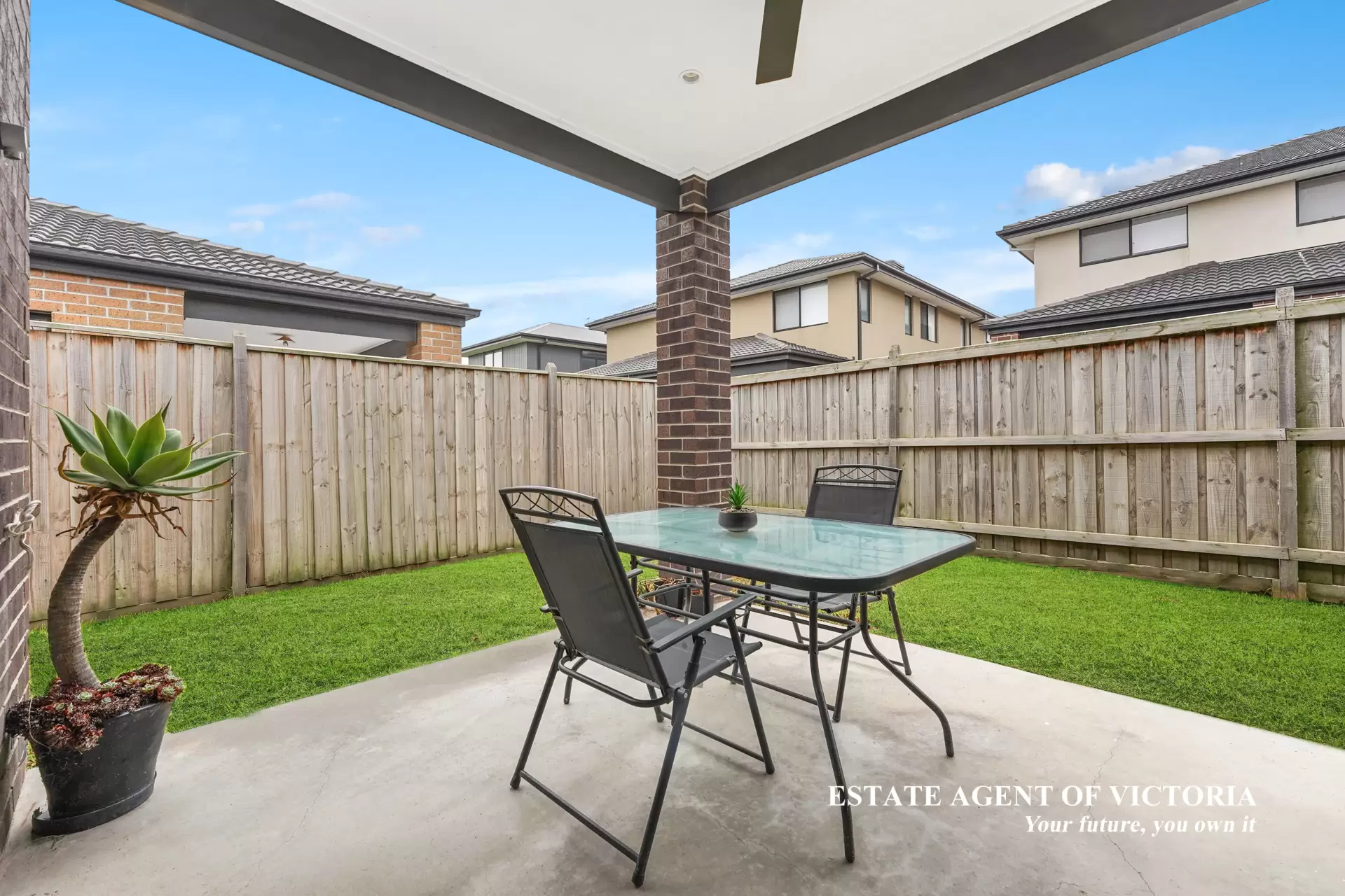 5 Kakadu St, Clyde North For Sale by Estate Agent of Victoria - image 1